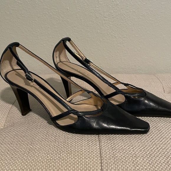 Navy Heels - Sz. 8.5 - Picture 1 of 4